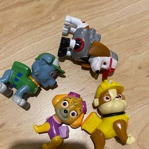 Paw patrol figures